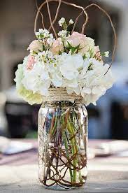 Malbücher sind die idealen gastgeschenke für kinder und eine tolle beschäftigung auf der hochzeit. Blumen Trends Zur Hochzeit Was Ist Modern In Diesem Jahr Tischdeko Hochzeit Hochzeitsblumen Hochzeitsdekoration