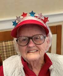 Dixie Gates's Instagram, Twitter & Facebook