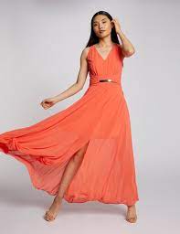 Robe évasée fluide coupe évasée fluide courte col en v sans manches détail laçage à l'encolure empiècements smockés sur le buste et dans le dos détails fils métallisés le + mode : Epingle Sur Morgan De Toi