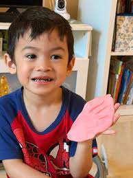 A Christmas gift that smells good, feels good and sparks creativity! 🎁  Your personalized Holiday in a Box Playdough Set is ready to spread joy. ✨