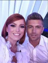 Aceștia erau proaspăt divorțați în momentul în care lidia buble a intrat în viața lor. Lidia Buble È™i Costin Gheorghe Atingeri Suspecte Fotografiile Cu Ei ImpreunÄƒ Au IeÈ™it Acum La IvealÄƒ Prima ReacÈ›ie A Fotbalistului Am NiÈ™te Principii Galerie Foto Galerie Foto Stiri Vedete Si Evenimente