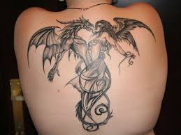 Sırta sağdan sola yukardan asagıya yaptırılanı jakuza geleneğidir. 26 Elegant Tattoos You Should Try On Your Own Slodive Dovmeli Kadin Karizmatik Dovmeler Ejderha Dovmeleri