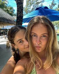 Stephanie Wallen's Instagram, Twitter & Facebook