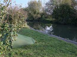 Rushey Lock Campsite No Showers Tents Only Campsite Uk Travel River Thames