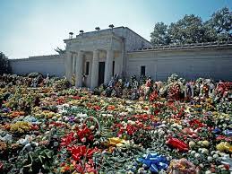 Maybe you would like to learn more about one of these? Details Of Elvis Presley S Funeral