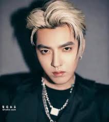 Jun 20, 2021 · 网红曝王思聪吴亦凡一起泡妞:房内近80个美女 没收手机,王思聪,吴亦凡,网红 网易娱乐6月20日报道 6月18日，网红李北平爆料称王思聪私下会和吴亦凡约一包间女生陪玩。 她表示那个包间里加上自己大概有七八十个小姑娘，一整个包间里全是美女，她还直言有些像皇宫的感觉。 å´äº¦å‡¡æ»¤é•œç¢Žè£‚ å¯Œå©† ä»–åœ¨ç§€åœºåªå'Œå¤–å›½äººåˆç…§ 6park Com