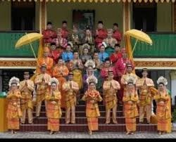 Asal usul nenek moyang bangsa indonesia adalah bangsa dari daratan yunan di china selatan. Inilah Sejarah Asal Usul Suku Melayu Orang Melayu Kuwaluhan Com