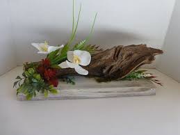 Composition Floral Centre De Table Orchidees Artificielles Avec Bois Flotte Mousse Et Succulentes Decor Pour M Orchidees Artificielles Decoration Bois Flotte