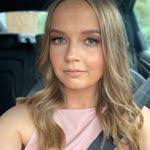 Bethany Saxton's Instagram, Twitter & Facebook