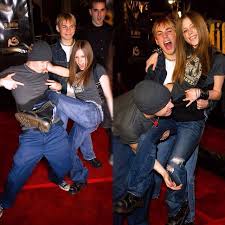 Shop avril lavigne clothing on redbubble in confidence. Avril Lavigne Music On Twitter Avril Lavigne At The World Premiere Of 8 Mile In Los Angeles On November 6 2002 Throwbackthursday Http T Co Sgry7xg3jo