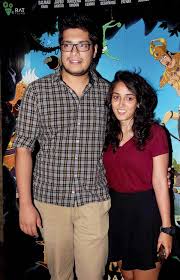 Nowadays, the family lives happily in mumbai. Aamir Khan S Daughter Ira Announces Brother Junaid S Debut Film