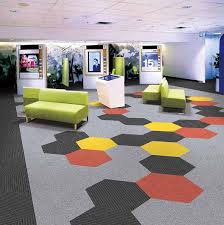 Karo halı, özel olarak üretilen ipliğin kaliteli taban ile buluşturulması sonucu 50x50 karo ebatlarında üretilen ve uygulanan zemin döşeme malzemesidir. Karo Hali Renkli Zemin Karo Hali Fiyatlari Hali Modelleri