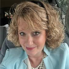 This month marks my 3-year reporter-versary! 🎤 📺 Since I started in the  summer of 2021, I've made bold moves like buying a hairbrush, believing in  myself (slightly) and not saying “um”