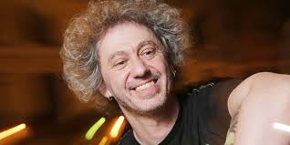 Horens pie friziera vairs neiet un strādāt negrasās: "Strādā tikai lohi"