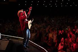 Garth Brooks Notre Dame Concert Sells Nearly 85 000 Tickets