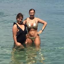 Vezi ce a descoperit anamaria prodan (anamaria4244) pe pinterest, cea mai mare colecție de idei din lume. Anamaria Prodan CriticatÄƒ DupÄƒ Ce S A AfiÈ™at In Costum De Baie La PlajÄƒ Doliul A Apus In FaÈ›a Banilor È™i A RÄƒsfÄƒÈ›ului Libertatea