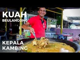 Indonesian curry dish that is prepared from mutton or goat meat. Gulai Kambing Aceh Yang Fenomenal Kuah Beulangong Youtube Gulai Kambing Daging Kambing