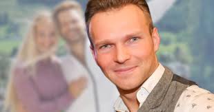 Vadims überraschungsparty es war bis in letzte durch geplant. Let S Dance Profi Vadim Garbuzov Vor 6 Jahren Trennte Er Sich Von Kathrin Menzinger Jetzt Liebt Er Diese Schonheit Bunte De