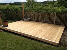 « terasse garten terrasse anlegen terrasse im garten anlegen garten … terasse. Holzterasse Aus Larche Wooden Terrace Deck With Pergola Wood Deck Designs