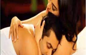 Salman Khan gets cozy with Sonakshi Sinha! | Hindi Movie News - Bollywood -  Times of India