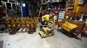 Evde Kalmayi Firsata Cevirip Paletlerden Bahce Dekorlari Yapip Satiyor