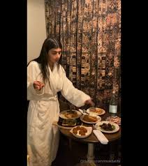 Online Adult Clip 4 Kik Femdom Mia Khalifa Making Hotel Dinner Topless  [Onlyfans] (FullHD 1080p), Videos On Fetish Porn - XFantazy.com