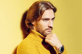 Thicker hair and medium hair lengths. Haircuts For Men With Thick Hair Styling Products Menshaircuts Com