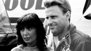 Lui, ex pooh, si presenta al festival di sanremo solo con uno che dire…era la regina degli anni 80…bella, grintosa, intraprendente. Loredana Berte E Bjorn Borg Amore Passione E Tormenti