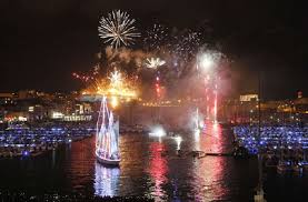 Un feu d'artifice exceptionnel est prévu sur le vieux port de marseille le 31 décembre 2013 pour célébrer cette année capitale. Nouvelle Page Accueil 2015 Site De Maguy Tran Pinterville