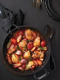 Servir avec du riz amarillo ou riz jaune et des bananes. Ragout De Poulet Aux Tomates Chatelaine