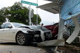 Find singapore accident latest news, videos & pictures on singapore accident and see latest updates, news, information from ndtv.com. Two Trapped In Car After Outram Park Accident Latest Singapore News The New Paper