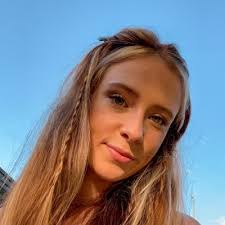 Sarah Kate Pickard (@SKate_18)