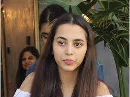 Aaliyah kashyap, the daughter of filmmaker anurag kashyap, says that it gave her anxiety last year when her father was accused of sexual assault. Anurag Kashyap S Daughter Aaliyah Kashyap Shares A Fake Dating Profile Of Hers Says This Is Not Me Pinkvilla