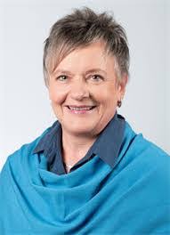 Claudia Hammer's Instagram, Twitter & Facebook