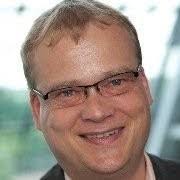 Leon Holst's Instagram, Twitter & Facebook