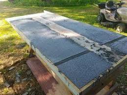 Bild Des Giessens Des Betons Betons Wood Slab Table Wood Slab Wood Table Diy