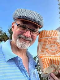 Christmas is coming! Let's cheers together with a wonderful song of Richard!  MERRY CHRISTMAS 🎄🎊✨🎉 I heard some members say they can't hear the sound,  maybe due to a copyright broblem. So