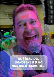 Celebrando en Adoración Tras el Concierto