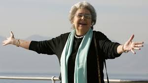 Christa ludwig made her debut as orlovsky at frankfurt at the age of 18, where she sang until 1952. 8wvcdndqydunim