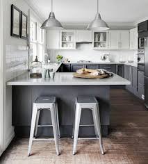 idee cuisine americaine chaises hautes en fer meuble bar cuisine am modern kitchen cabinet design grey kitchen designs contemporary kitchen cabinets