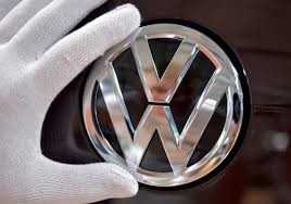 Volkswagen has announced changes to its 2021 model lineup. Vw Fuhrt Wegen Abgasmesszyklen Vier Tage Woche Ein Reuters