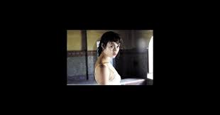 Iris finds a new job working in a preservation lab where she gradually enters into a l'annulaire (the ring finger) is one o f the strangest films i've ever seen and now that i've seen it, i really have no idea what it was all about or. Olga Kurylenko Premiere Fr