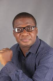 As Una dy buy Christmas gifts for ona partner, make ona no forget person  wen dey always help ona settle quarrel ooo.Nothing is too small oo 😂😂😂😂