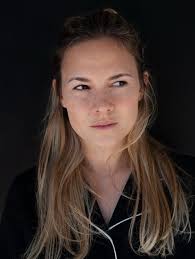 Anina Sara Baumgartner, actriz (Playitsam. Agentur für SchauspielerInnen  und KünstlerInnen)