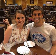 Jessa duggar нарича jinger duggar тук bff. Jill Duggar Backtracks On Instagram After Sharing Photo Of The Kama Sutra On Her Anniversary Express Digest