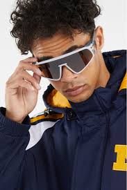 Alumni Toc sunglasses Latch Panel White Oakley