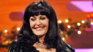 School style 'Dragons' Den'