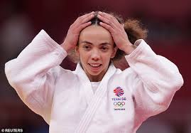 We will have to wait to hear the fate of bronze medallist fabienne kocher (sui) who also managed to climb six places with regard to whether she is selected ahead of team mate evelyn tschopp (sui), who she leads by one place on the world ranking list. Glo7lxckji30om