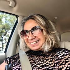 VITERBO RAMÓN MARTÍNEZ BATISTA Nació el 8 de abril del año 1948 en la  ciudad de Bonao. Hijo del señor Viterbo Antonio Martínez y la señora Reyna  María Batista Santos (fallecidos); es