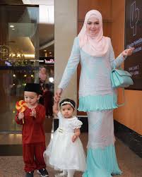 Dato sri siti nurhaliza kuasa cintamu official music video. Majlis Perjumpaan Hari Raya Dato Sri Siti Nurhaliza Sitizone 2019 Penganju Siti Nurhaliza Dresses Fashion